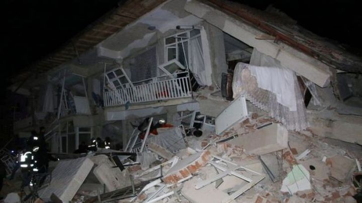 Türkiyədə zəlzələ: 31 nəfər ölüb, 1556 nəfər yaralanıb