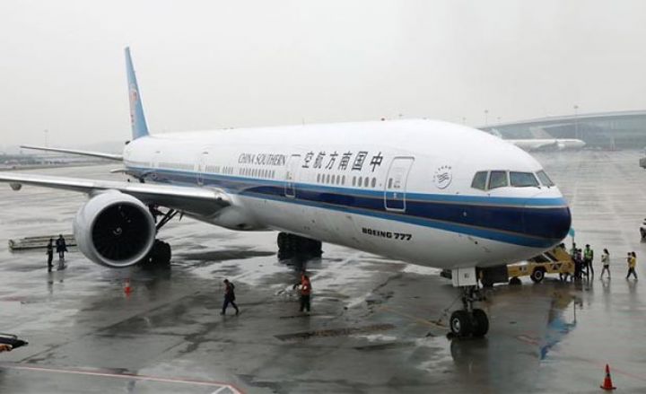 Çin aviaşirkəti Bakıya uçuşları dayandırıb