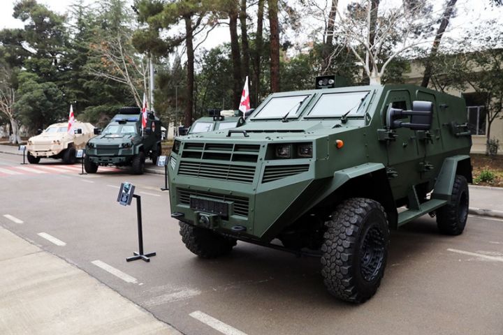 Gürcüstan yeni hərbi kəşfiyyat avtomobili istehsal edib