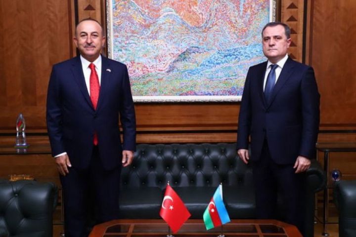 Mövlud Çavuşoğlu və Ceyhun Bayramov telefonla danışıb
