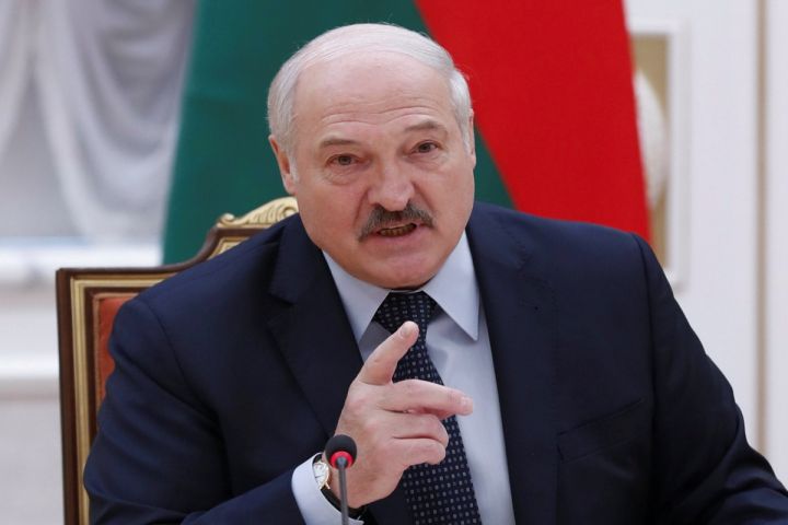 Lukaşenko Avropa İttifaqını qazı kəsməklə hədələyib
