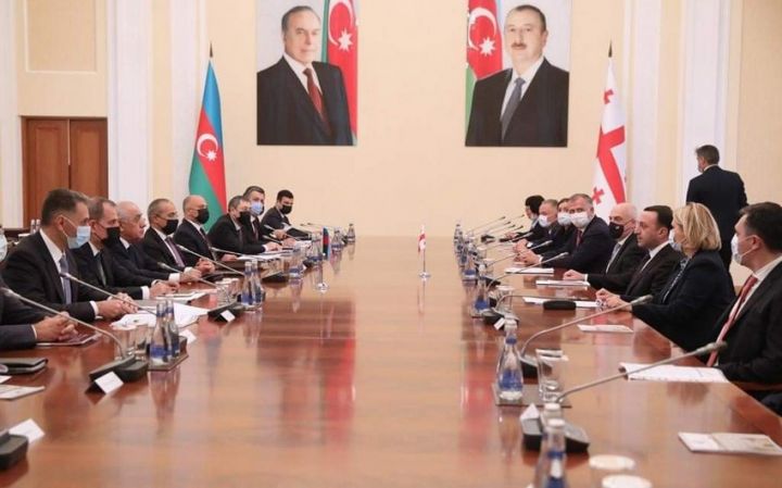 Azərbaycanla Gürcüstan arasında beş sənəd imzalanıb