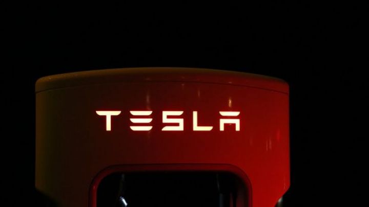 Tesla 2021-ci ili rekord satışla bağladı