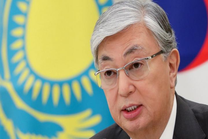 Qazaxıstan Prezidenti ölkədən qaçması barədə yayılan xəbərlərə cavab verdi