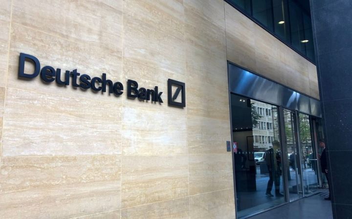 “Deutsche Bank”ın xalis mənfəəti 10 illik maksimumu yeniləyib