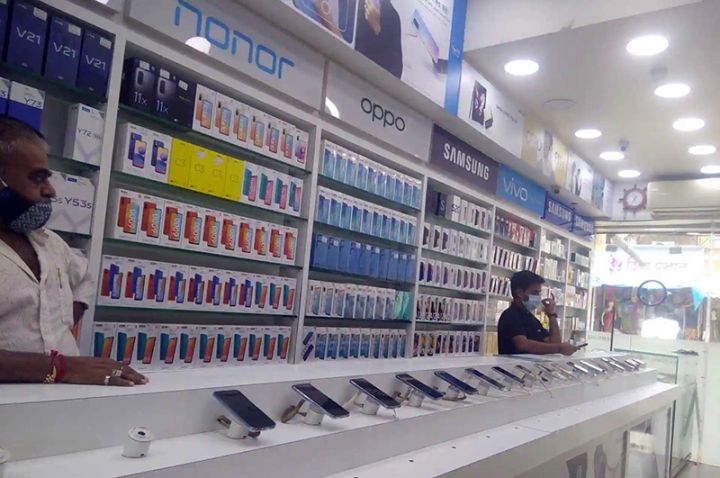 Dövlət Xidməti mobil telefon satan şirkətlər barəsində iş qaldırıb