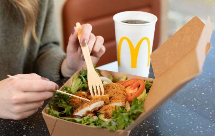 “McDonald’s Azərbaycan” plastikdən istifadəni illik 35 tondan çox azaldıb