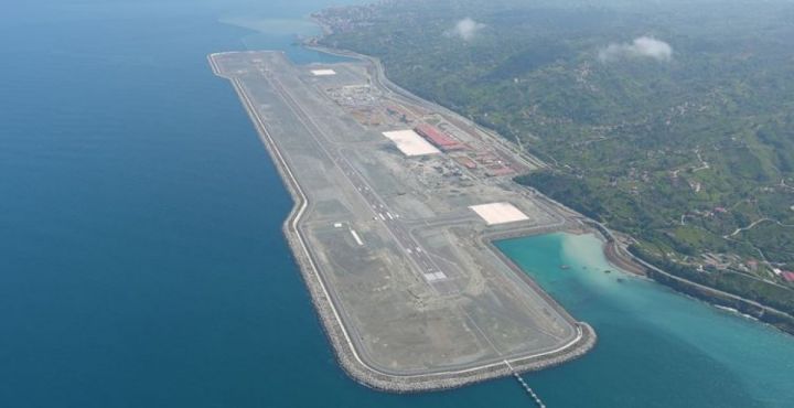 İlham Əliyevin iştirakı ilə dəniz doldurularaq inşa edilən hava limanının açılışı olacaq