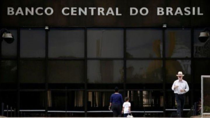 Braziliya faiz dərəcələrini 0,50 bənd azaldıb