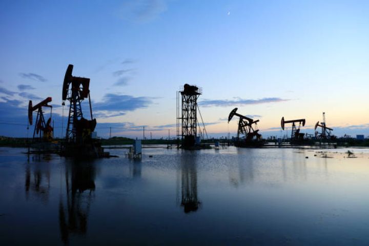 Azərbaycanın gündəlik xam neft hasilatı açıqlandı