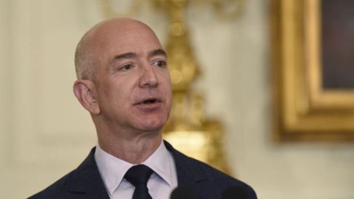 Ceff Bezos 12 milyona yaxın Amazon səhmini satıb