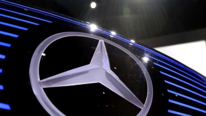 Mercedes-Benz Kamaz-dakı payını satıb