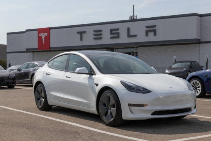 “Tesla” qiymətləri artırır