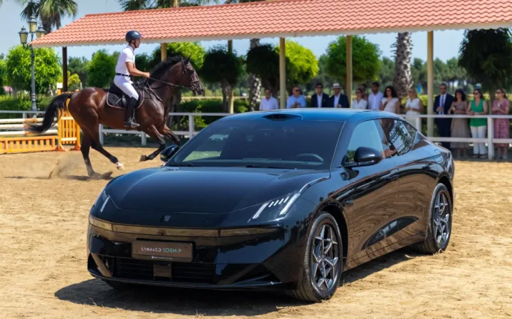 Lynk & Co 10 EM-P-nin Azərbaycanda təqdimatı xüsusi konseptində keçirildi