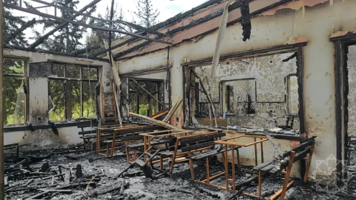 Restoran tamamilə yanıb