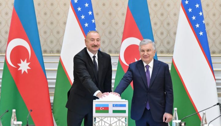Əliyev və Mirziyoyev Azərbaycanın Özbəkistanda həyata keçirdiyi layihələrin açılış və təməlqoyma mərasimində iştirak ediblər