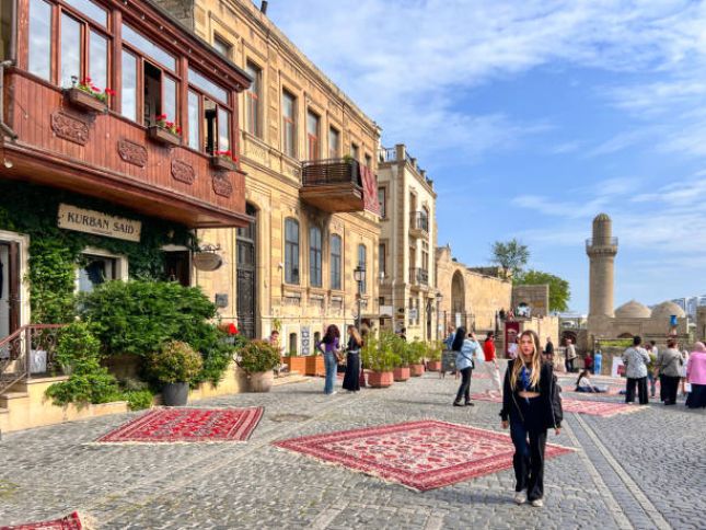 Azərbaycana gələn əcnəbilərin sayı 9,2% azalıb – Körfəz ölkələrindən axın 32,8% düşüb