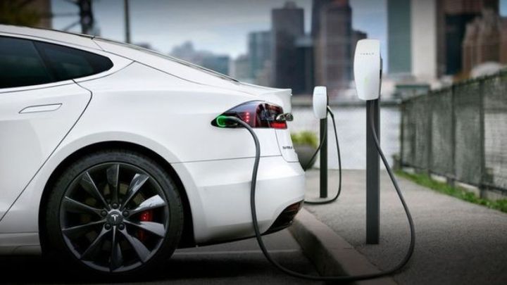 Qlobal elektromobil satışları iyunda 2 milyona çatıb
