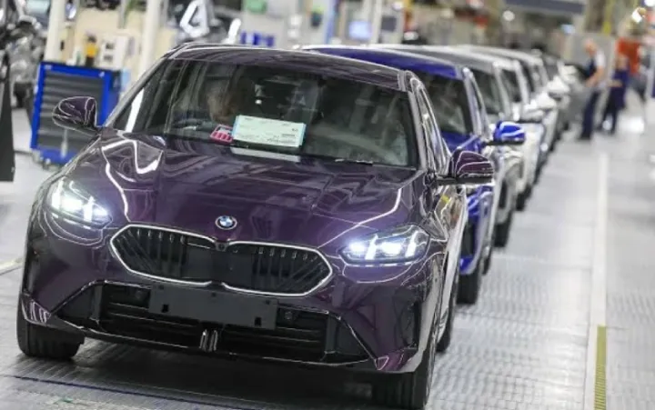 “BMW” 744 mindən çox avtomobili geri çağırır