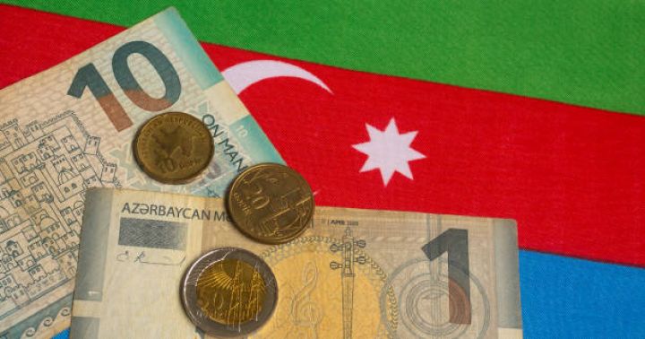 Dövriyyədə olan kağız və metal pulların cəmi məbləği açıqlanıb