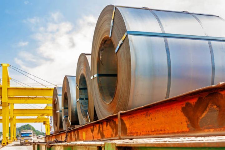 Metallurgiya ixracında müsbət dinamika - Qara metal ixracı 24,6%, alüminium ixracı 44,6% artıb
