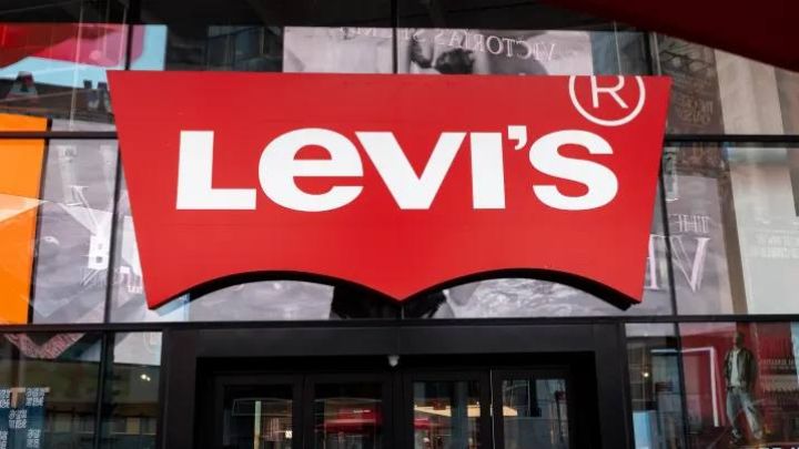 Levi Strauss mənfəət proqnozunu artırıb, gəlir gözləntisini isə azaldıb