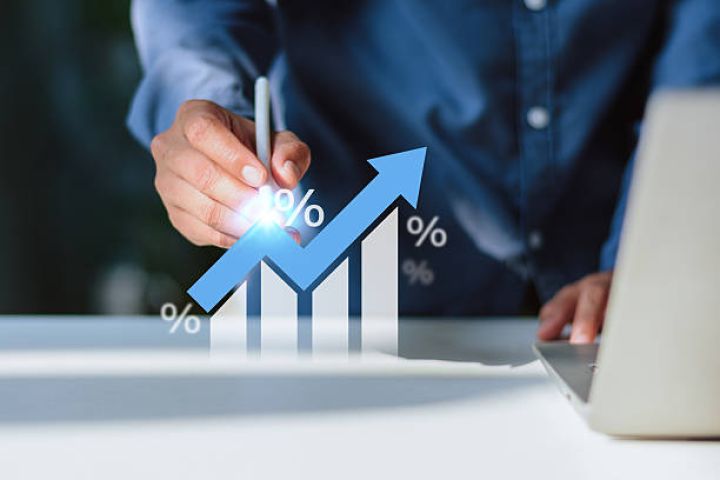 Azərbaycanda bank kreditləri qeyri-neft iqtisadiyyatından iki dəfə sürətlə artıb