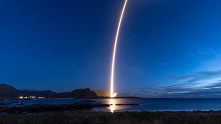 SpaceX-ə rəqib ilk dəfə orbitə çıxıb