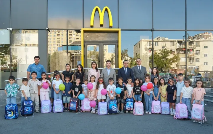 “McDonald’s Azərbaycan” şəhid ailələrinin 1-ci sinif şagirdlərini məktəb ləvazimatları ilə təmin etdi - FOTO