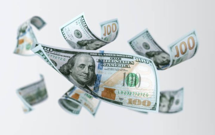 Azərbaycandan ilk 6 ayda 3 milyard dollar kapital çıxarılıb