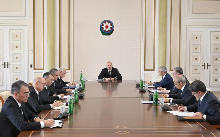 İlham Əliyevin sədrliyi müşavirə keçirilib - Dağ-mədən və metallurgiya sənayesi müzakirə edilib