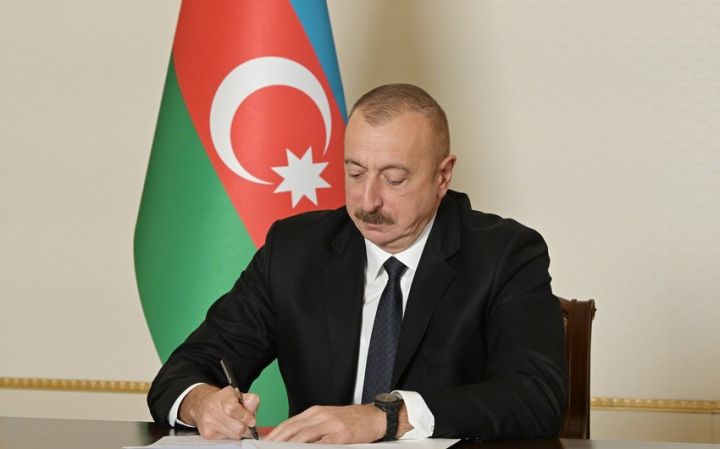 Prezident icra başçısını vəzifədən azad etdi