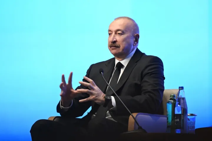 "2017-ci ilin aprelində məzənnə 1 dollar 1,7 manatdır və belə də olmağa davam edəcək"
