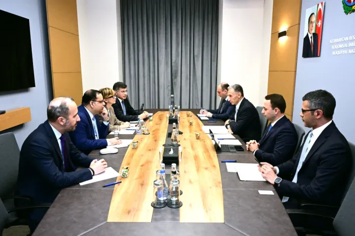 “Cisco” ilə Azərbaycanda regional mərkəz və akademiya müzakirə edildi