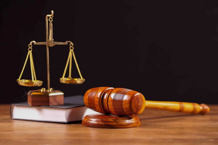 “Azərşəkər”in sabiq rəhbəri və daha iki nəfərin məhkəməsi başlayıb